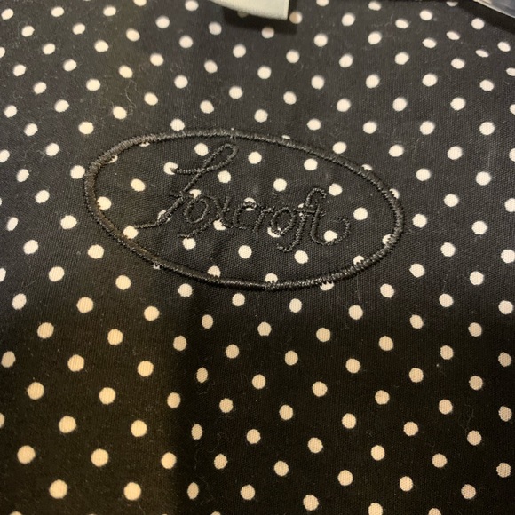 Foxcroft.  Wrinkle free.  Sleeveless polka dot blouse. - Picture 4 of 4